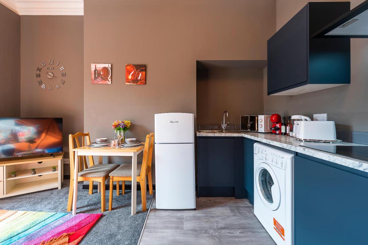 Art-Filled Bohemian 1 Bedroom Apt 2 Beds Colourful Praise Inn Apartment Kingston upon Hull Exteriér fotografie